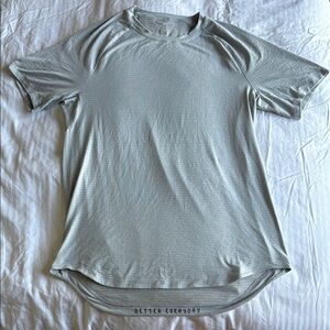 Lululemon Men’s workout shirt